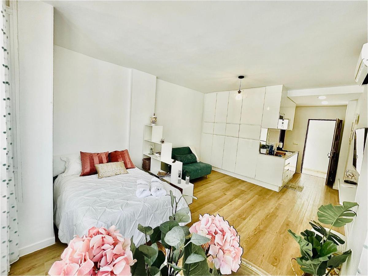 Apartmán Luxury Loft With Pool In The Centre Torremolinos Exteriér fotografie